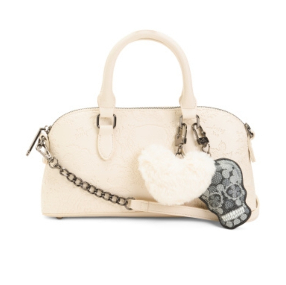 🤍🔹️Betsey Johnson🔹️ Chalk  East West Skul Satchel with Heart and Skull Charms